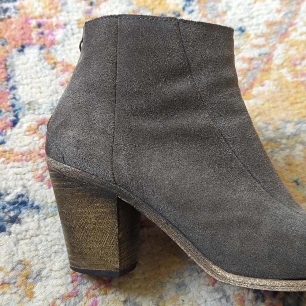 Hoss Intropia Classic Suede Leather Round Toe Block Heel Ankle Booties Gray 38 - Picture 9 of 16